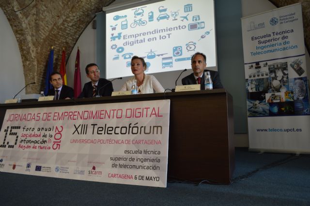 La oferta de empleo para ingenieros del sector TIC ha pasado en seis años del 4% al 13%, destaca el Telecofórum