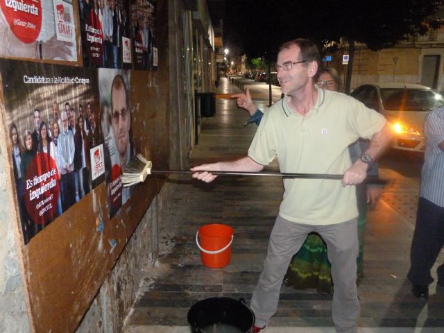 Ganar Cartagena arranca su campaña electoral con la tradicional pegada de carteles