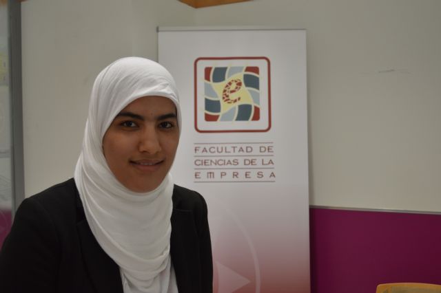 Una doctoranda de la UPCT asegura que si se impusiera una cultura de conciliación en las empresas, la satisfacción de los trabajadores subiría un 50%