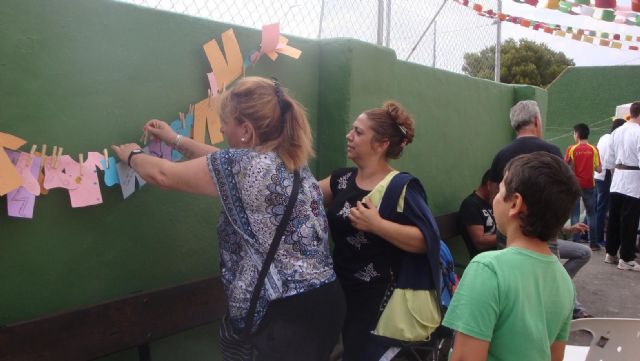 Tarde de fiesta en la barriada Villalba