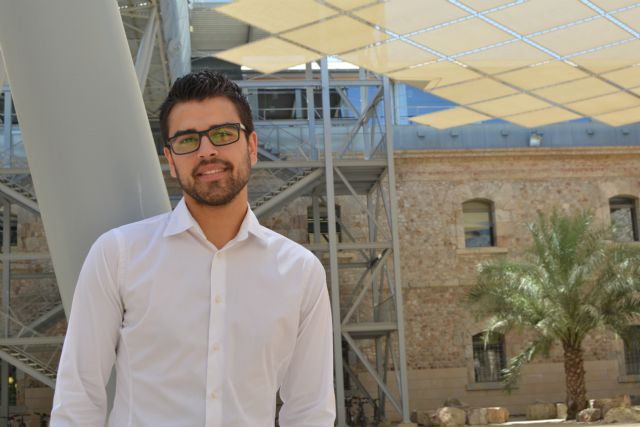 Distinguen al exalumno de la Facultad fichado por el Banco de España