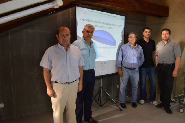 Premiados por desarrollar una herramienta que ayuda a los oftalmólogos a diagnosticar una enfermedad rara que afecta a la córnea