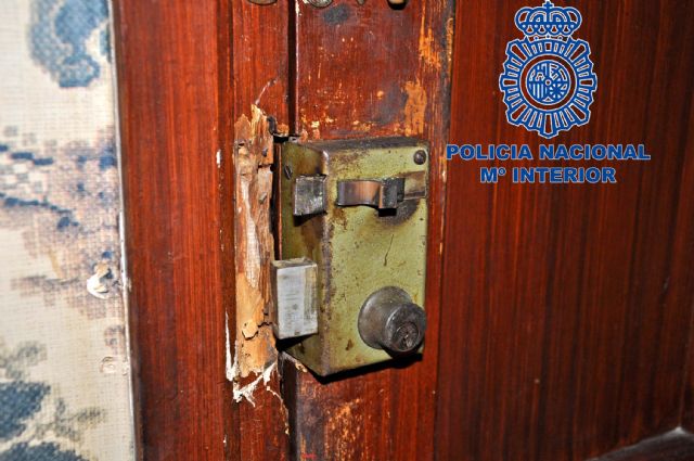 Detenidas cuatro personas por robos en interior de domicilios