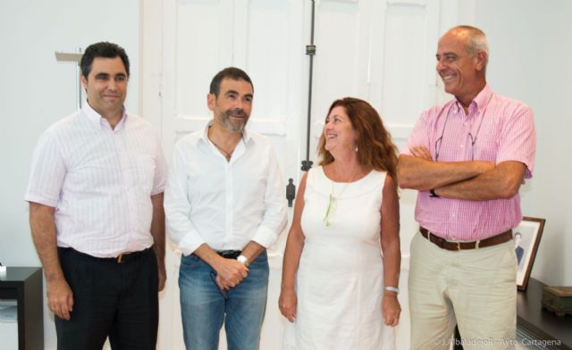 Ayuntamiento y Hostecar trabajarán juntos en las ordenanzas que afectan al sector