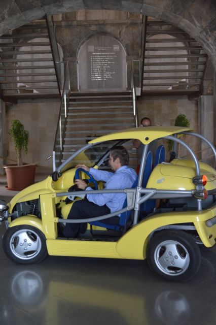 Alumnos del Máster en Ingeniería Industrial convertirán en eléctrico un buggy