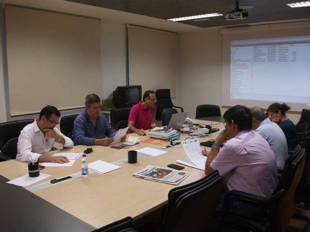 El alcalde escucha las propuestas de Vía Libre Cartagena en materia de movilidad