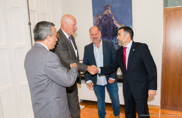 El alcalde toma contacto con el director de la Agencia Europea de Seguridad Marítima