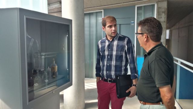 Ricardo Segado visita el Museo del Vidrio de Santa Lucía
