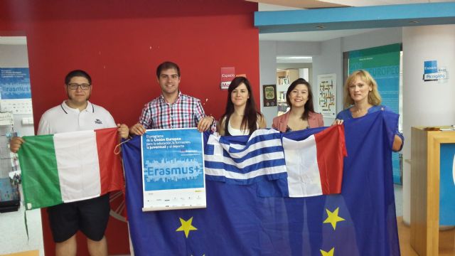 Ricardo Segado recibe a los voluntarios europeos del Programa Erasmus + Juventud en Acción