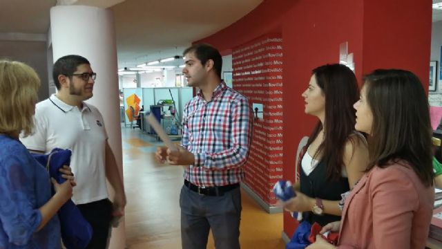 Ricardo Segado recibe a voluntarios europeos del Programa Erasmus+Juventud en Acción