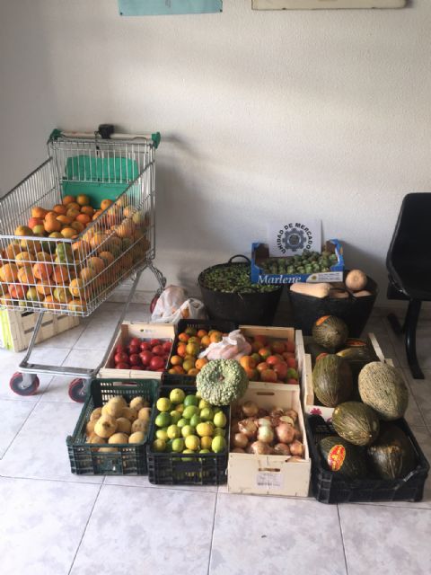 La Policía Local decomisa 200 kilos de fruta y verdura en el mercadillo del Cénit