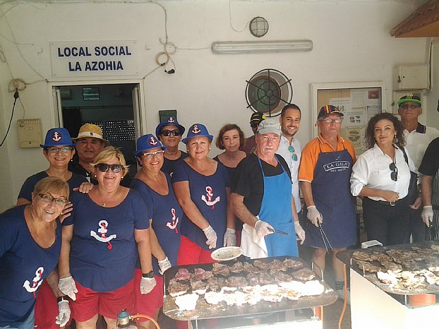 Comida solidaria en La Azohía