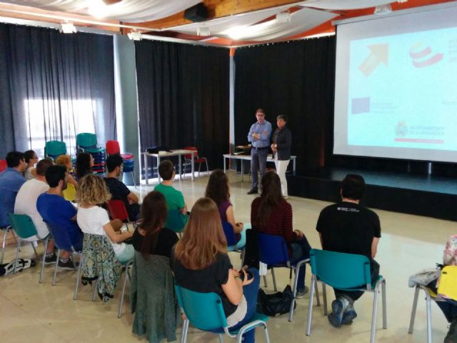 Ricardo Segado inaugura el Curso de Idiomas del Sistema de Garantía Juvenil