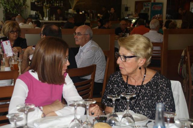 Más de cien personas colaboraron en la Comida Solidaria del Teatro Circo Apolo El Algar