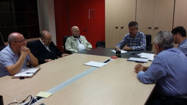 Calderón anuncia medidas para reforzar la seguridad en los cementerios municipales