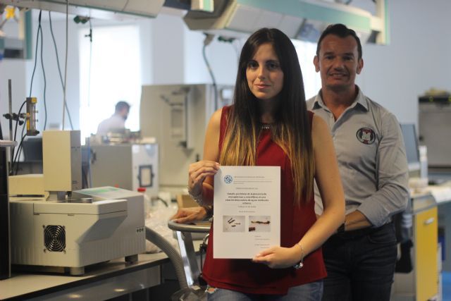 Un Trabajo Fin de Grado de Ingeniería Civil alerta del peligro de que microplásticos entren en la cadena trófica