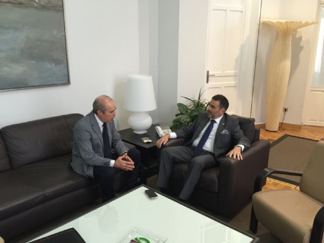 José López recibe al candidato a la presidencia de COEC, José Hernández Mondéjar