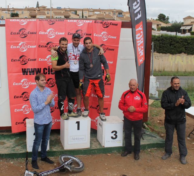 El cartagenero Raúl Martínez revalida el título en el campeonato regional de Trialbici