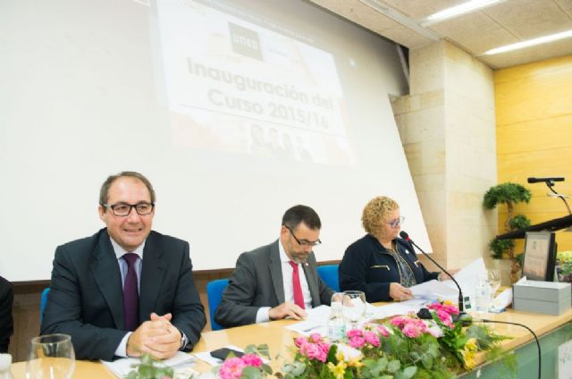 El alcalde asiste al acto de apertura de curso de la UNED