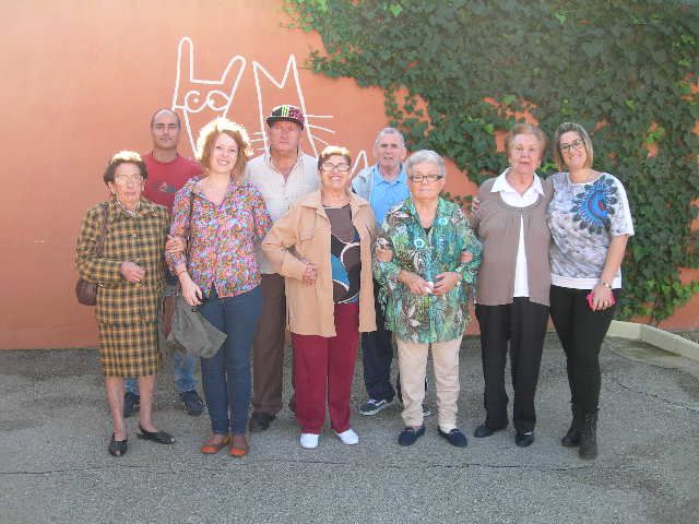 Los mayores del Algar se interesan por las mascotas del CATAD