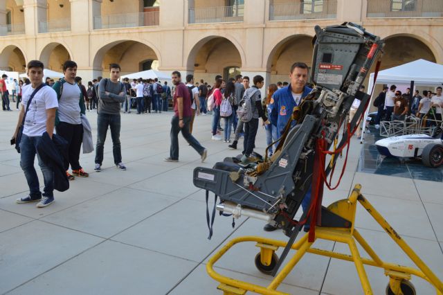 Estudiantes de Industriales fabrican una impresora 3D de chocolate