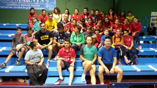 Alumnos del colegio San Cristóbal se acercan al Tenis de Mesa con el Programa ADE