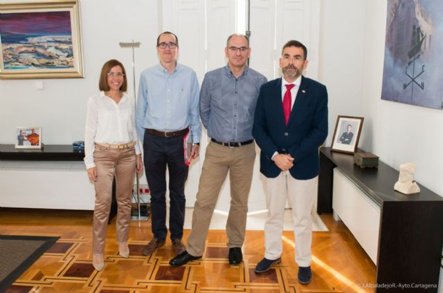 López y Castejón escuchan las propuestas de la Comisión Beltrí