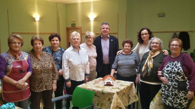 Los mayores del Barrio de la Concepción participan en los talleres de Servicios Sociales