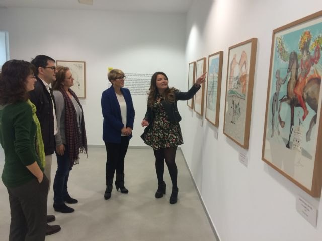 El Muram de Cartagena repasa el universo onírico y surrealista de Dalí con una exposición de 32 grabados y litografías