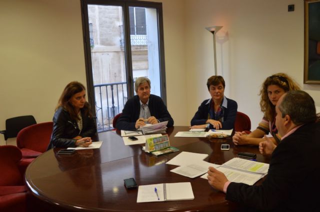 El Ayuntamiento aplica la transparencia en el reparto de las subvenciones vecinales