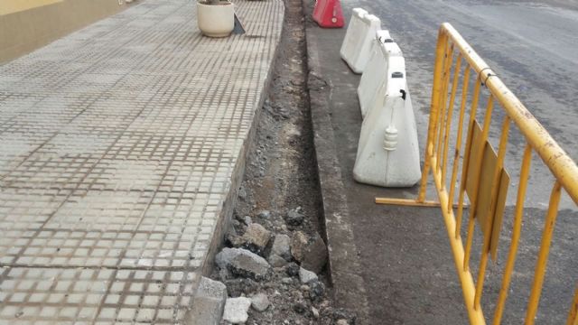 El Ayuntamiento rescata las obras en la travesía de Alumbres