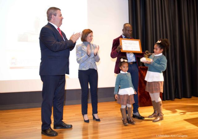 Inmaculada Bernal y la Fundación SOI, distinguidos en los Premios al Compromiso Voluntario