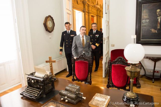 José López recibe a los almirantes de la OTAN que harán el relevo de mando en Cartagena