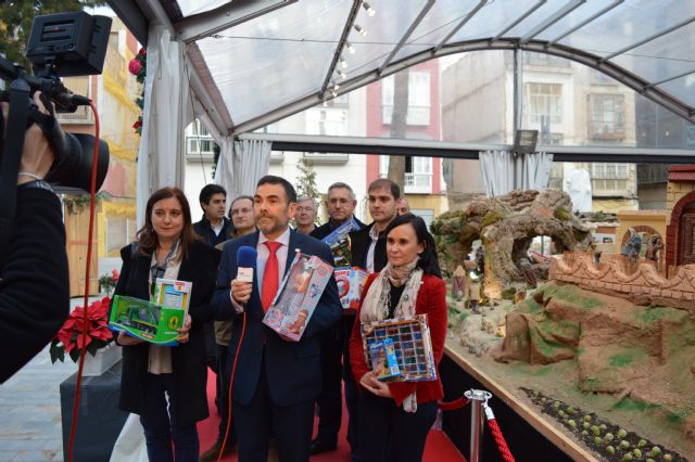 El Grupo municipal de MC colabora con la campaña municipal de recogida de juguetes