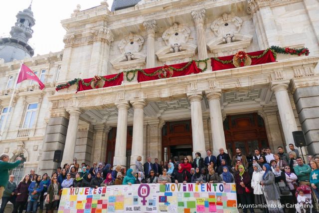 El Día Internacional del Migrante culmina con la lectura de un manifiesto en el Palacio Consistorial