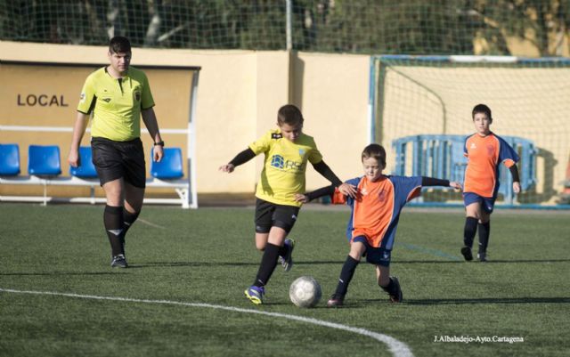 F.C. Féminas Pinatar y A.D. La Soledad Féminas Blue lideran la clasificación en féminas