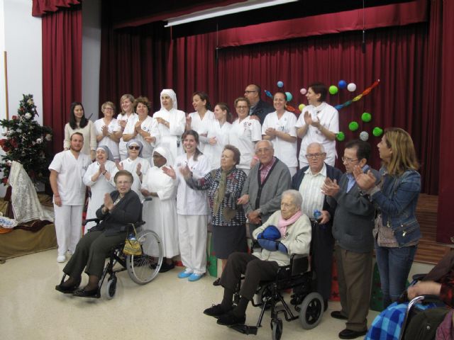 La concejala de Servicios Sociales visita a las Hermanitas de los Pobres