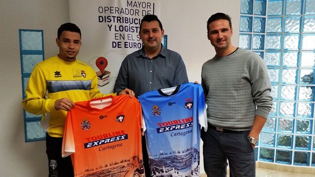 Tourline express renueva su compromiso como patrocinador del conjunto cadete