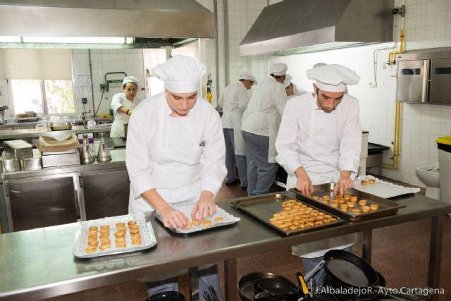 Informática, socorrismo, jardinería y cocina, entre la oferta de la ADLE