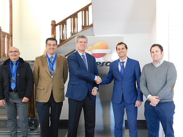 El COIIRM reivindica la importancia de los Ingenieros Industriales en la definición y gestión de proyectos en su visita a Repsol