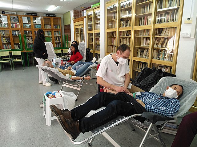 Donación de sangre en el IES Ben Arabí: ¡¡Alumnos más solidarios y altruistas!!