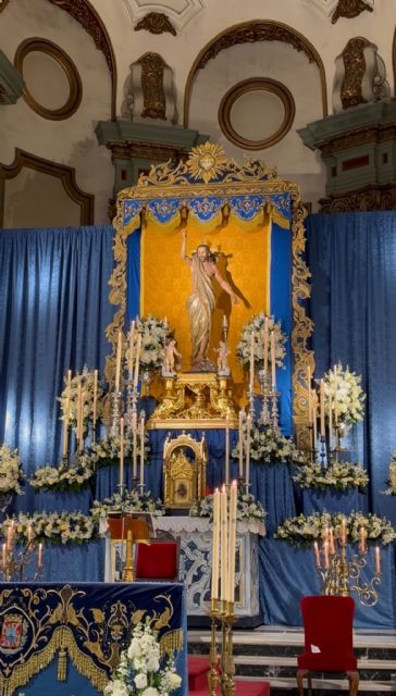 El Resurrexit invita a los cofrades a ser transmisores de la luz de Cristo Resucitado