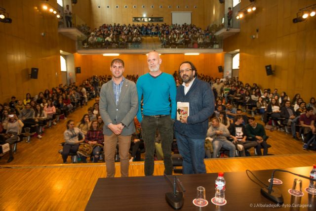 Alejandro Palomas llega al Mandarache dispuesto a cambiar vidas