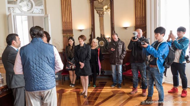 Una televisión china entrevista a José López