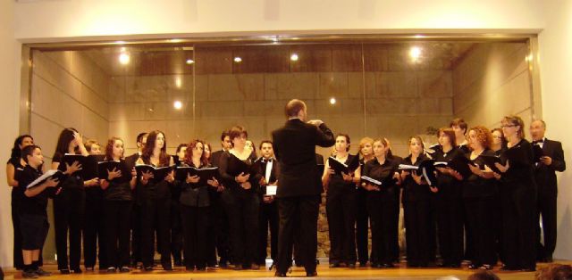 La Coral Tomás Luis de Victoria ofrecerá dos conciertos en la Basílica de la Caridad
