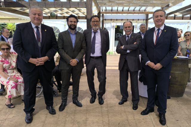 El Doctor Ricardo Robles, distinguido con el X Galardón Anual de los Caballeros de Santa Bárbara