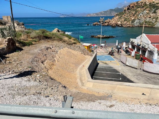 Finalizan las obras de renovación del muro de contención de Cala Cortina