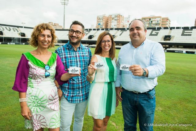 Castejón renueva su abono del FC Cartagena
