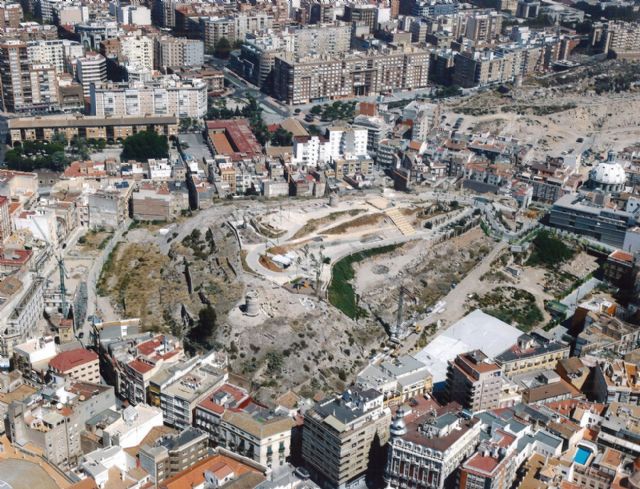 El BORM publica la subasta de cinco parcelas muncipales en el Molinete y El Ensanche