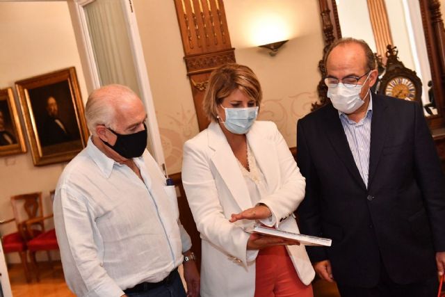 Felipe Calderón y Andrés Pastrana dejan su impronta en el Libro de Oro de la Ciudad